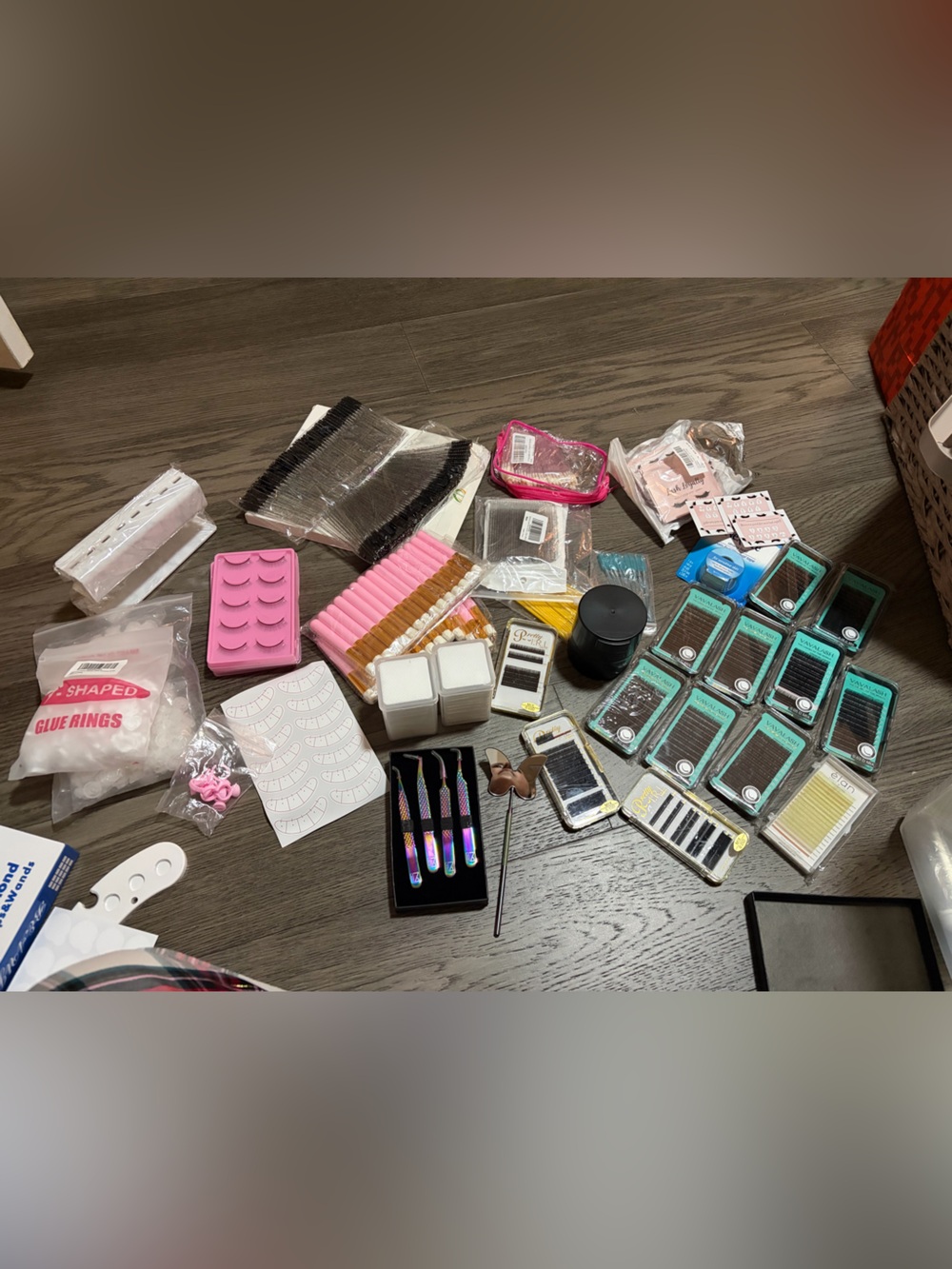 Eyelash extension bundle